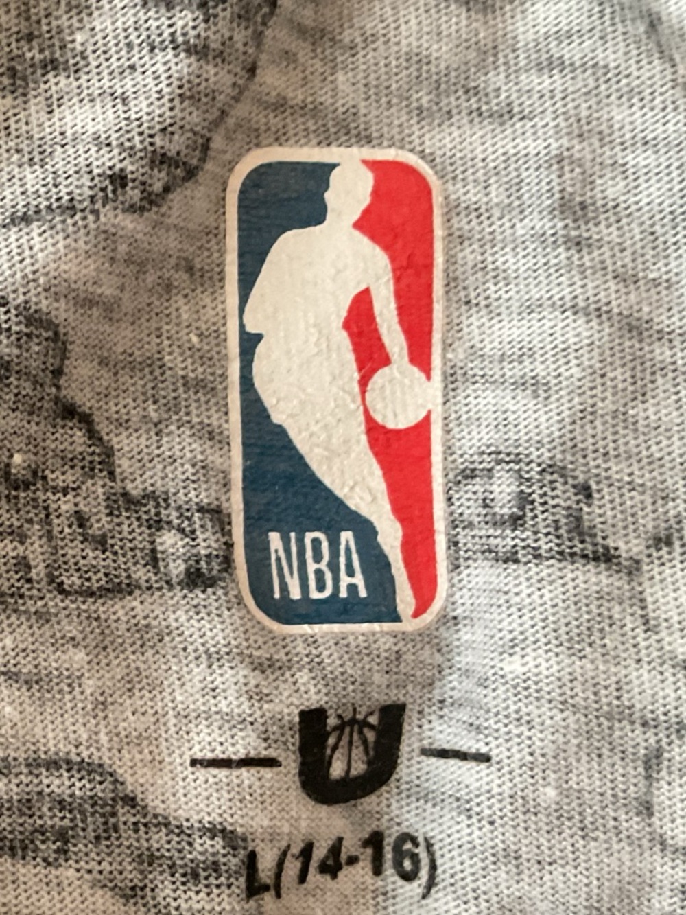 NBA New York Knicks Gray & Black Camo Graphic Tee- L 14/16 - Picture 3 of 5
